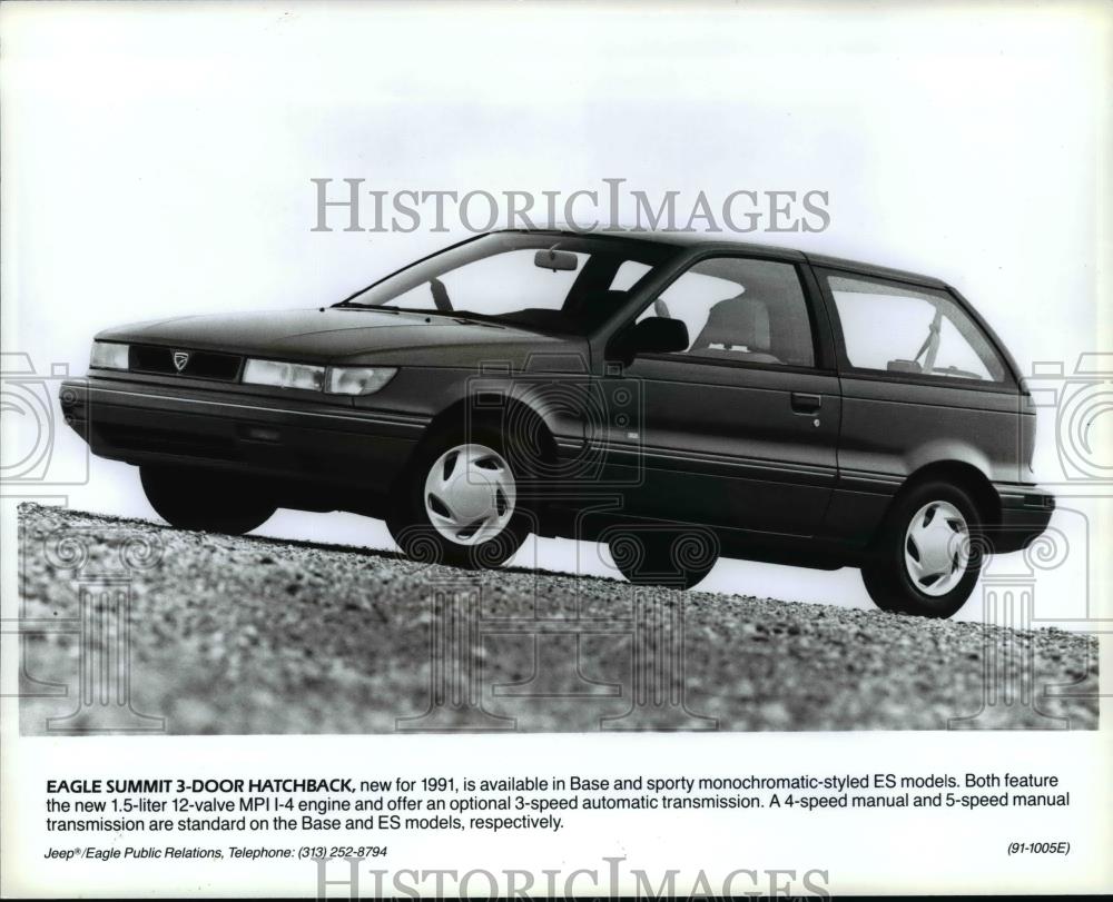 1993 Press Photo Eagle Summit three door Hatchback - cvb14995 - Historic Images