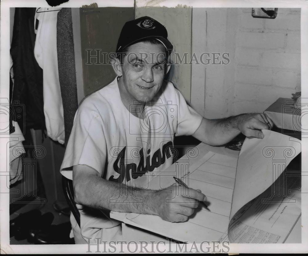 1957 Press Photo Cleveland Indian&#39;s Manager Kerby Farrell is shown in his office - Historic Images