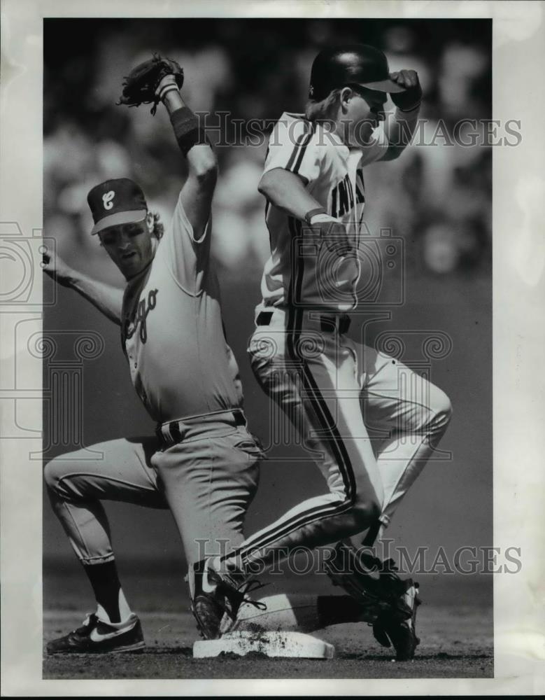 1989 Press Photo Cory Snyder against 2nd baseman Steve Lyons - cvb58176 - Historic Images