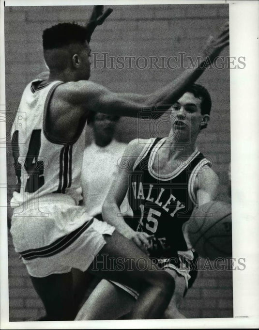 1990 Press Photo Rufus Orr of Shaker High vs Valley Forge's Jason Gaiser - Historic Images