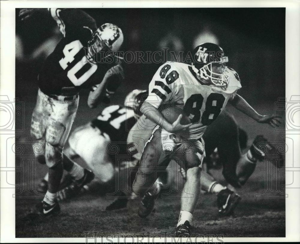 Press Photo Holy Names Kevin Ontko (88) gets by Lake Catholics Marty Loncar - Historic Images