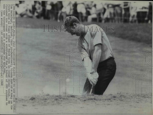 1968 Press Photo Tom Weiskopf blasts out of a trap at the Buick Open - cvb58593 - Historic Images