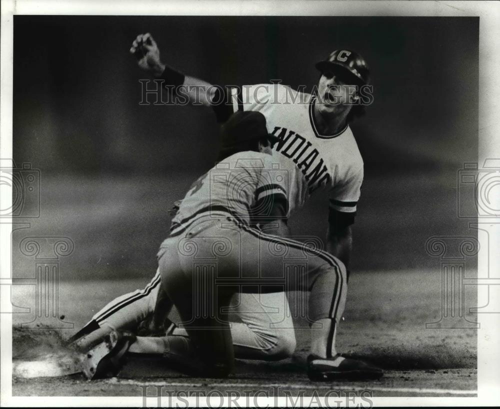 Press Photo Cleveland Indians player slides into base. - cvb58681 - Historic Images
