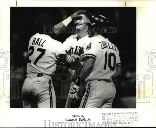 1988 Press Photo: Indians Catcher - Andy Allanson (C) congratulated on hit - Historic Images