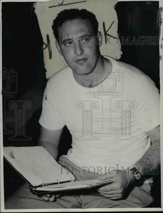 1949 Press Photo Al Bernstein-football fullback from Cleveland - cvb58960 - Historic Images