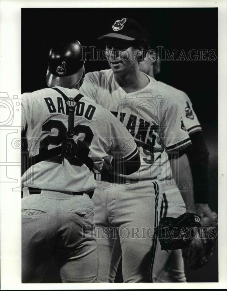 1987 Press Photo Tom Candiotti and Chris Bando-baseball players - cvb63524 - Historic Images