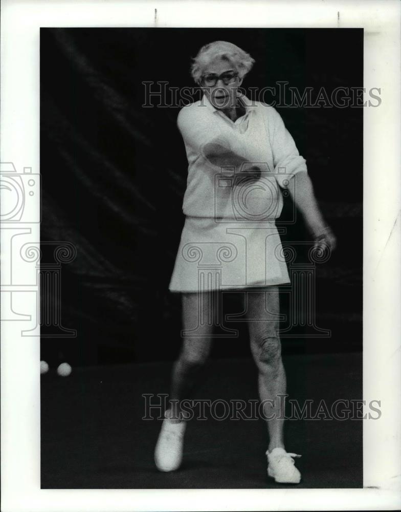 1991 Press Photo Hattie Cline, Oakwoods sports center, Strongsville - cvb63555 - Historic Images