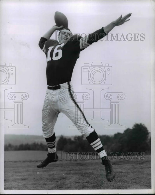1963 Press Photo Hilt Plum of Cleveland Brown - cvb63558 - Historic Images