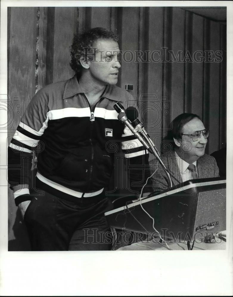1982 Press Photo New Cavs Coach Bill Musselman and Ted Stepien - cvb63607 - Historic Images