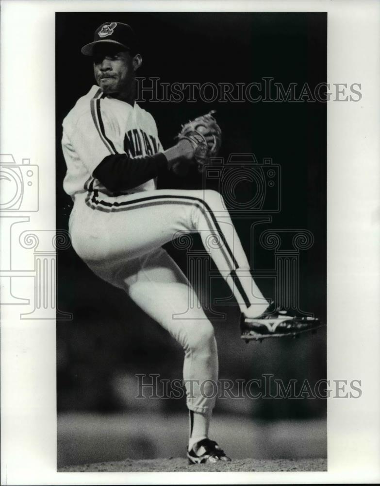 Press Photo Efrain Valdez, Indians Pitcher - cvb63651 - Historic Images