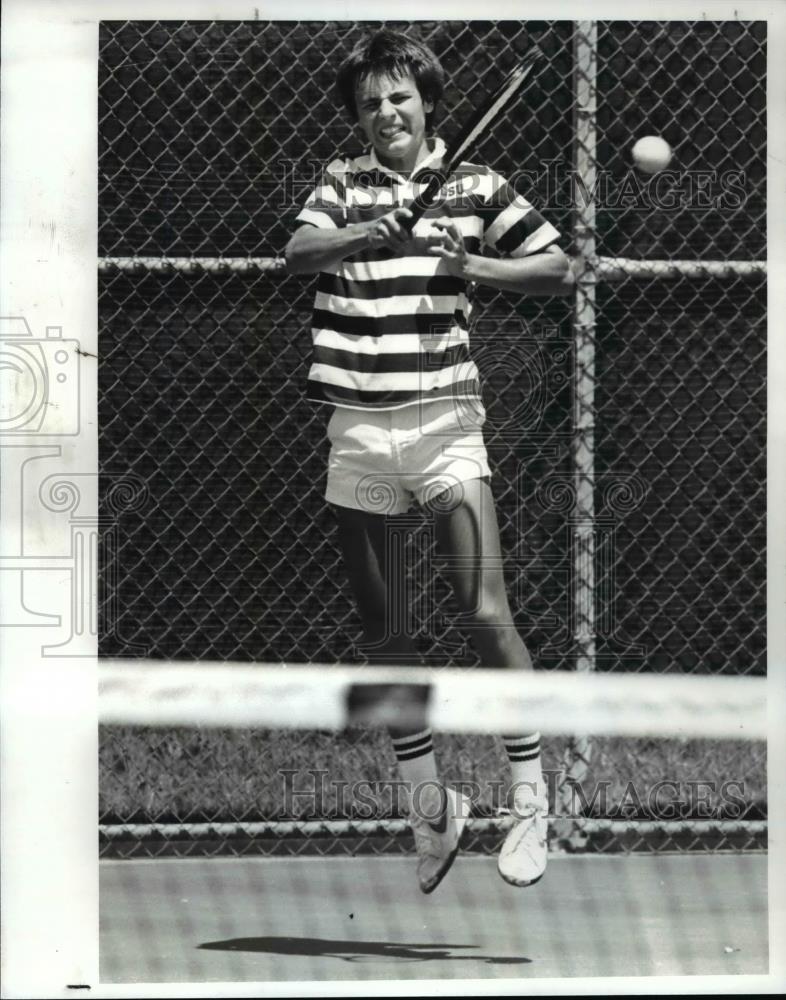 1982 Press Photo John Knezevich, 18 year olds in the PD Junior Tennis. - Historic Images