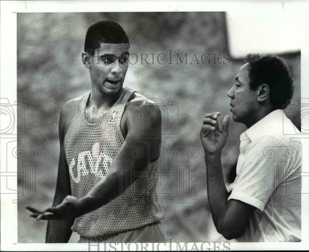 1986 Press Photo Brad Daugherty and head coach Lenny Wilkins. - cvb64004 - Historic Images