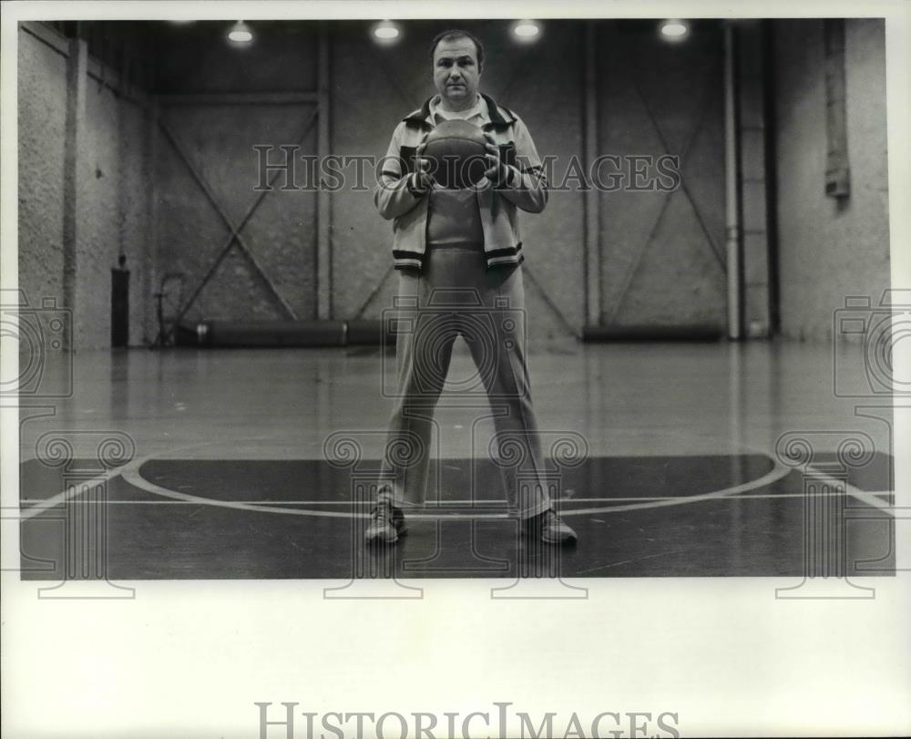 Press Photo Basketball - cvb64124 - Historic Images