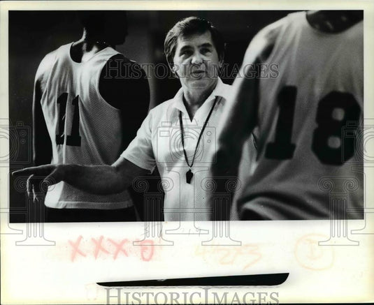 Press Photo Cavs coach - cvb64301 - Historic Images