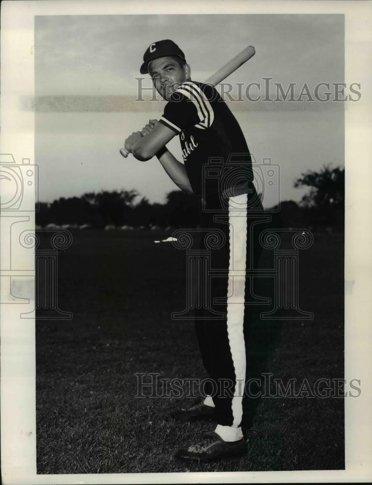 1960 Press Photo Batting leader Art Jeglie of the Carling Black Label - Historic Images