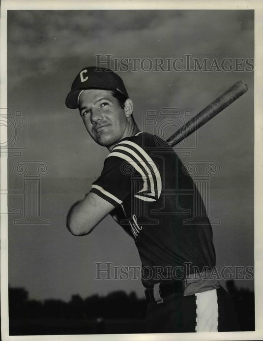 1960 Press Photo Batting leader Frank Luoy of the Carling Black label - Historic Images