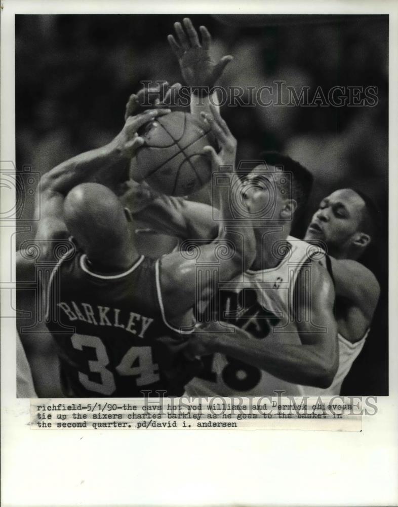 1990 Press Photo The Cavs Hot Rod Williams and Derrick Chieveus - cvb64659 - Historic Images