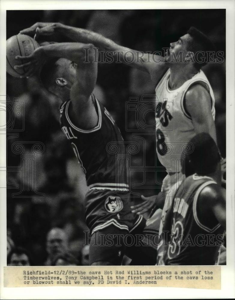 1989 Press Photo Cavaliers Hot-Rod Williams blocks Tony Campb shot - cvb64727 - Historic Images