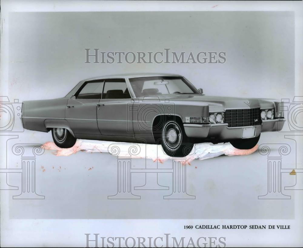 1969 Press Photo Cadillac Hardtop Sedan Deville - cvb68624 - Historic Images