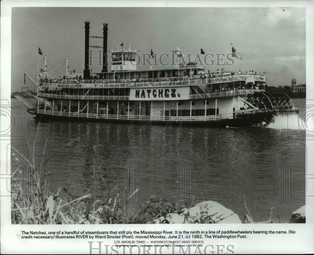 1982 Press Photo The Natchez, one of the steamboats that ply Mississippi River - Historic Images