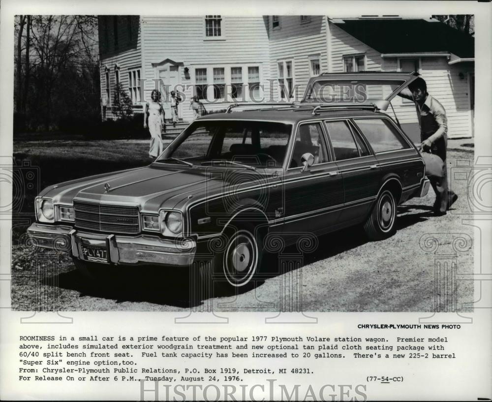 1977 Press Photo The 1977 Plymouth Volare station wagon automobile - cvb68774 - Historic Images