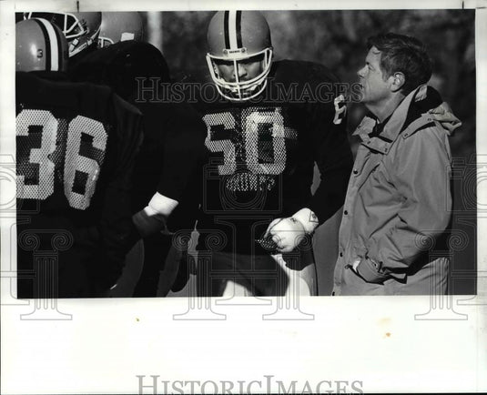 1987 Press Photo Defensive Coach Dave Adolph at practice.
