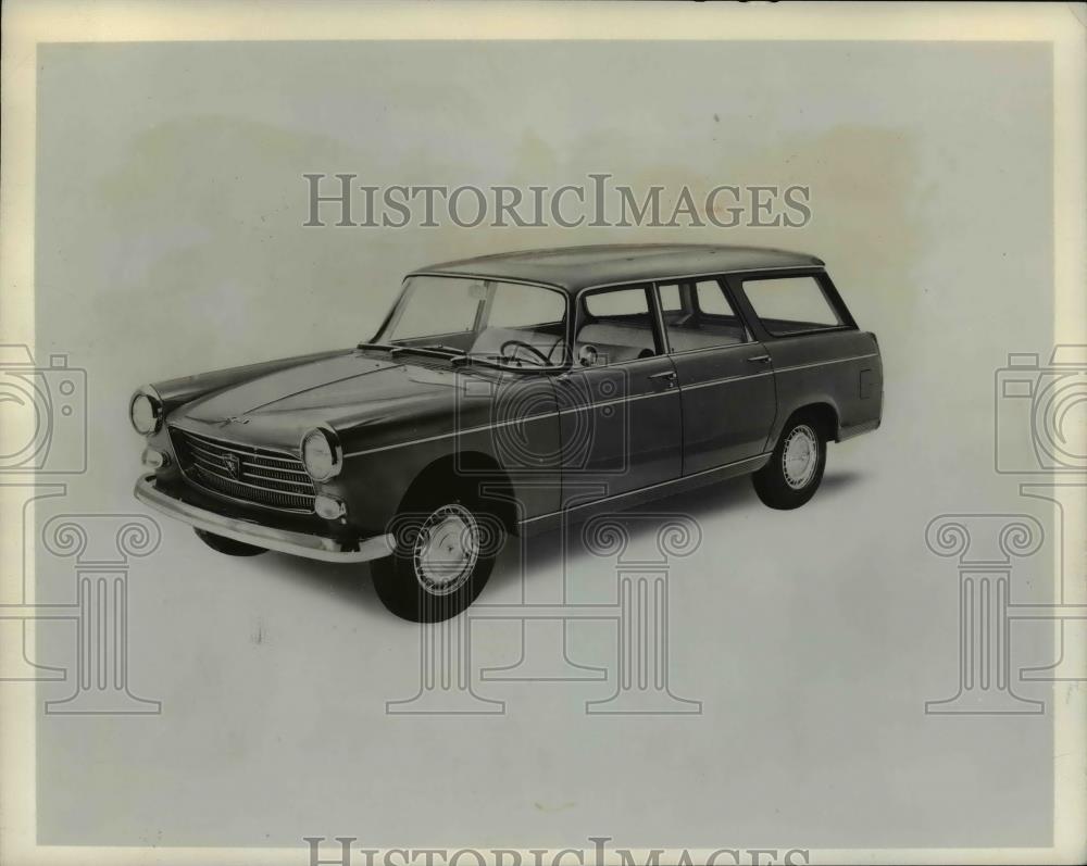 1963 Press Photo 1964 Peugeot 404 Station Wagon - cvb69197 - Historic Images