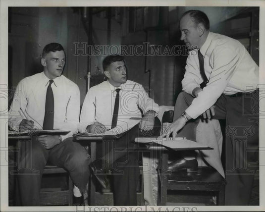 1956 Press Photo Bob Bryant, Vito (Babe) Parilli & Coach H Brinker of Browns - Historic Images