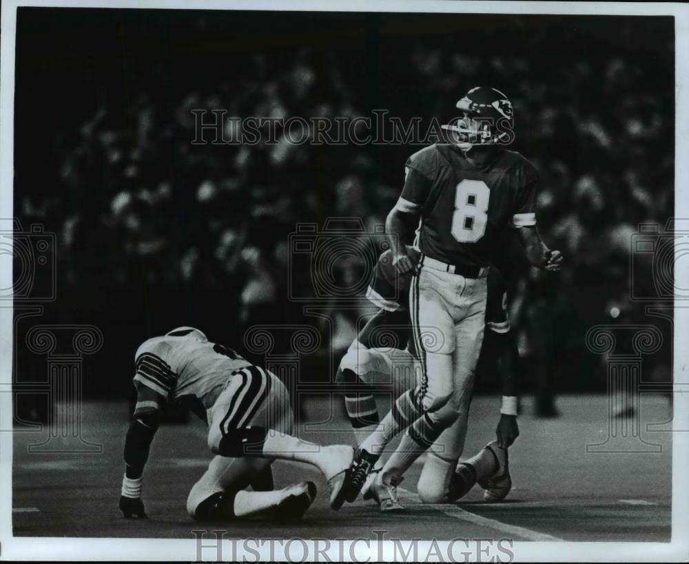 Press Photo Nick Lewery in a football action scene - cvb69461 - Historic Images