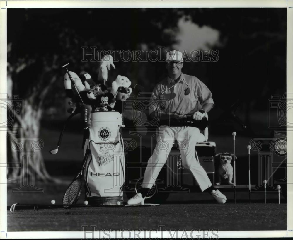 Press Photo Dennis Walters Star of "The Dennis Walters Golf Show" - cvb69500 - Historic Images