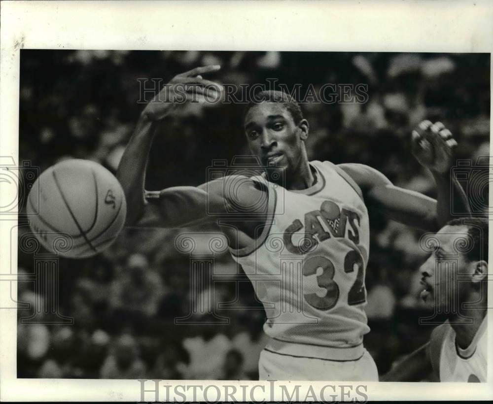 1984 Press Photo Cavs Roy Hinson and Mike Wilson - cvb69539 - Historic Images