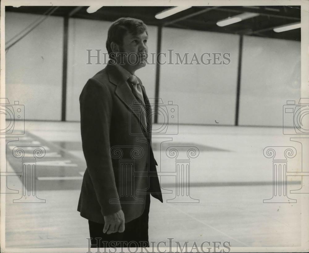 Press Photo Bill Fitch-basketball coach - cvb69597 - Historic Images