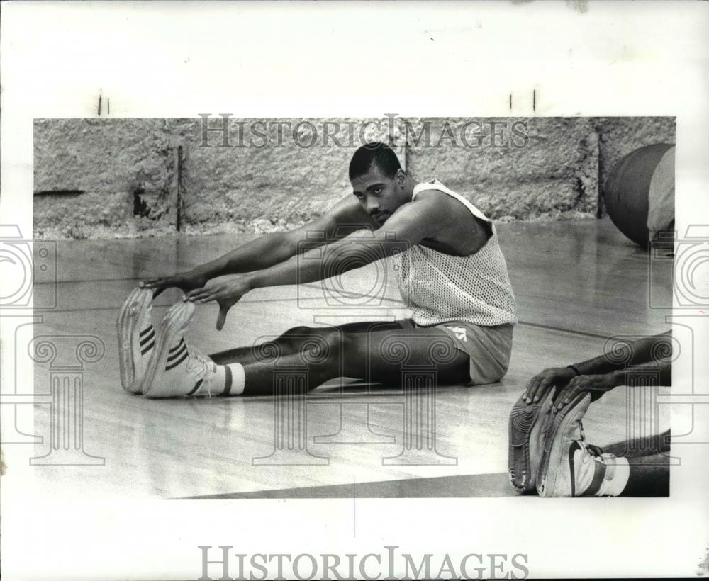 1985 Press Photo John Williams new Cavs 2nd round draft pick - cvb69599 - Historic Images