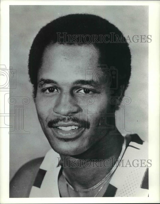 Press Photo Basketball Player - cvb69793 - Historic Images