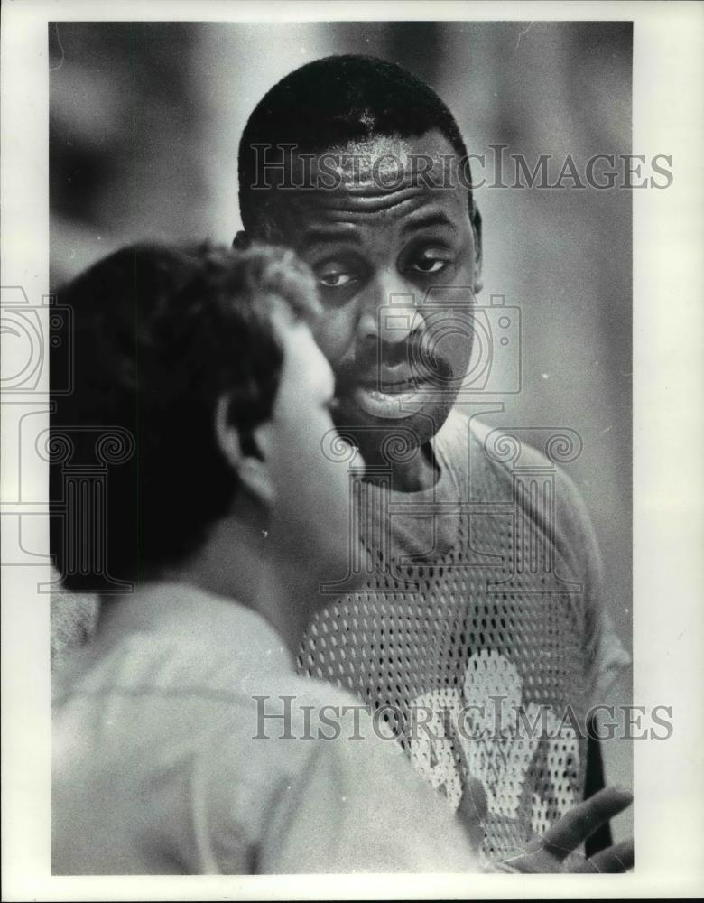 1984 Press Photo Compy Russel with Harry Weltman - cvb69835 - Historic Images