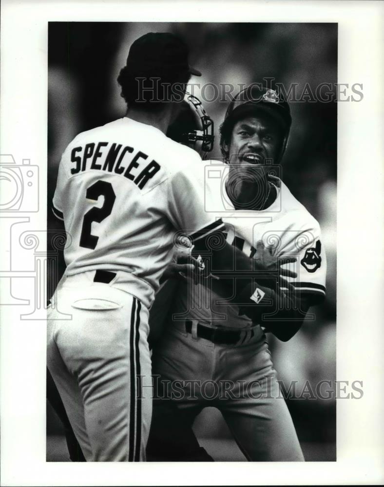 1988 Press Photo Ron Washington is restrained by umpire &amp; Indian Coach Spencer - Historic Images