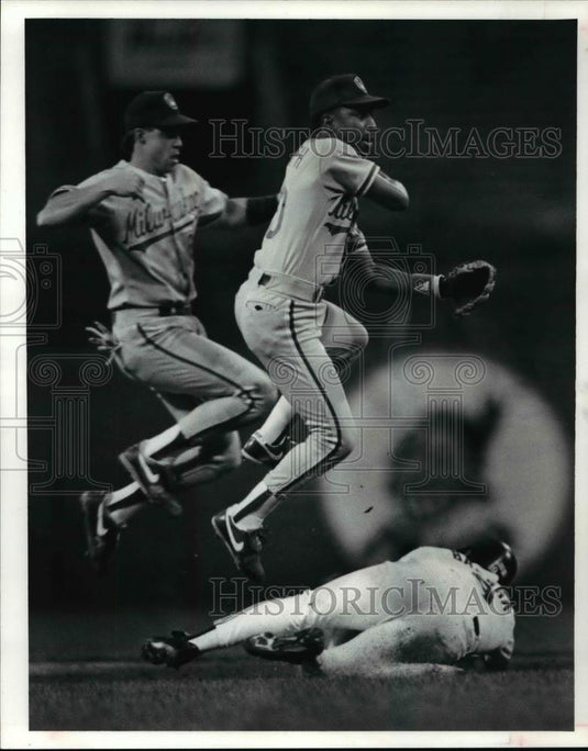 1991 Press Photo Carlos Baerga tries to break up double play & Willie Randolph - Historic Images