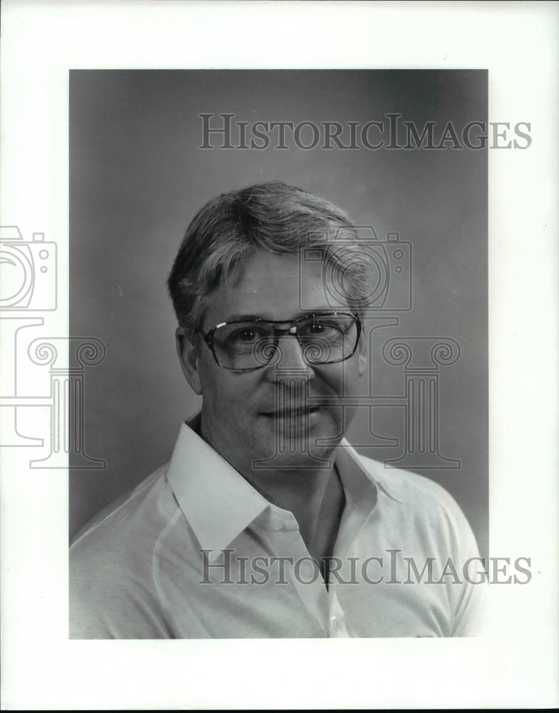 1986 Press Photo Dick Helms - Cavs Assistant Coach 86 - cvb69909 - Historic Images