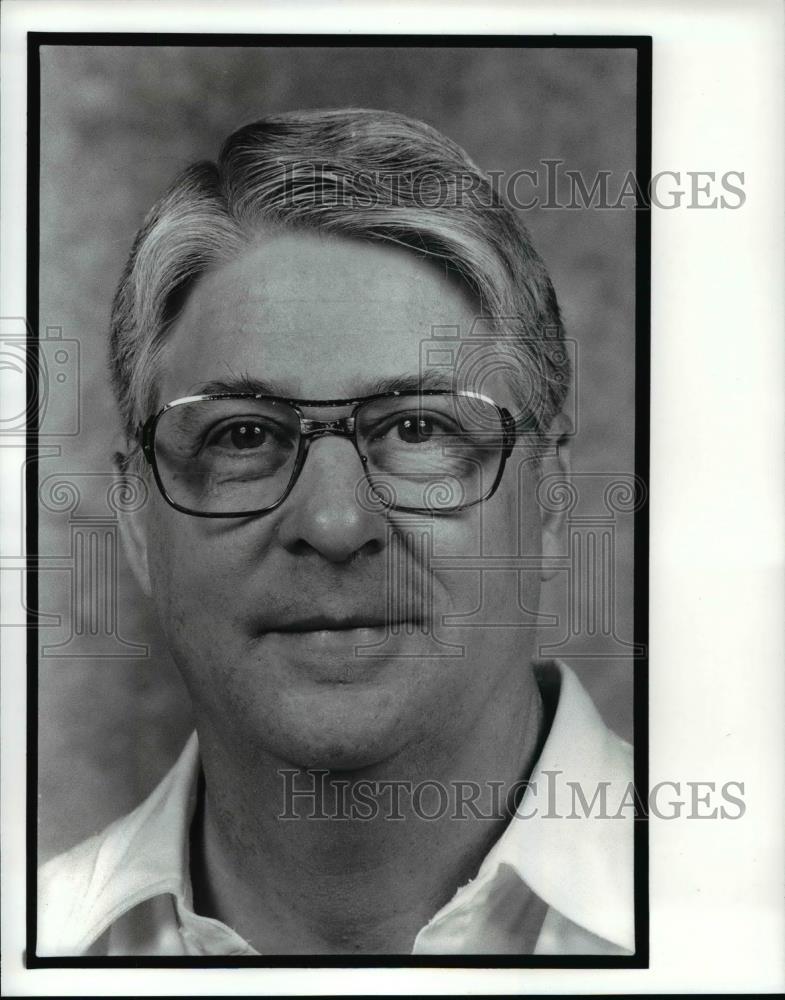 Press Photo Cavs assistant coach Dick Helm - cvb69916 - Historic Images