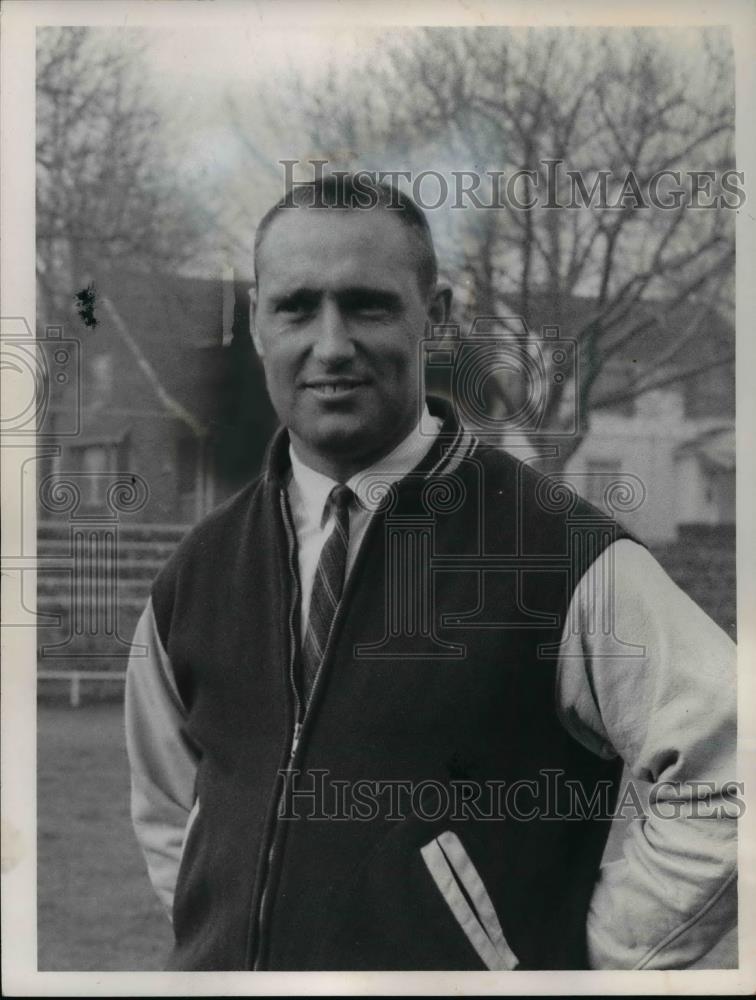 1968 Press Photo Willoughby South Football coach-Jim Chapman - cvb69938 - Historic Images