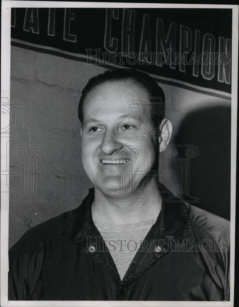 1969 Press Photo St. Joe basketball coach Bob Straub - cvb69939 - Historic Images