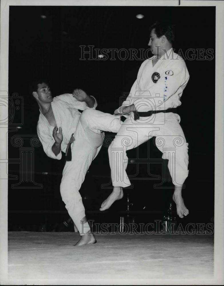 Press Photo Par Burlieson (L) &amp; Mike Stone (R) - cvb70001 - Historic Images