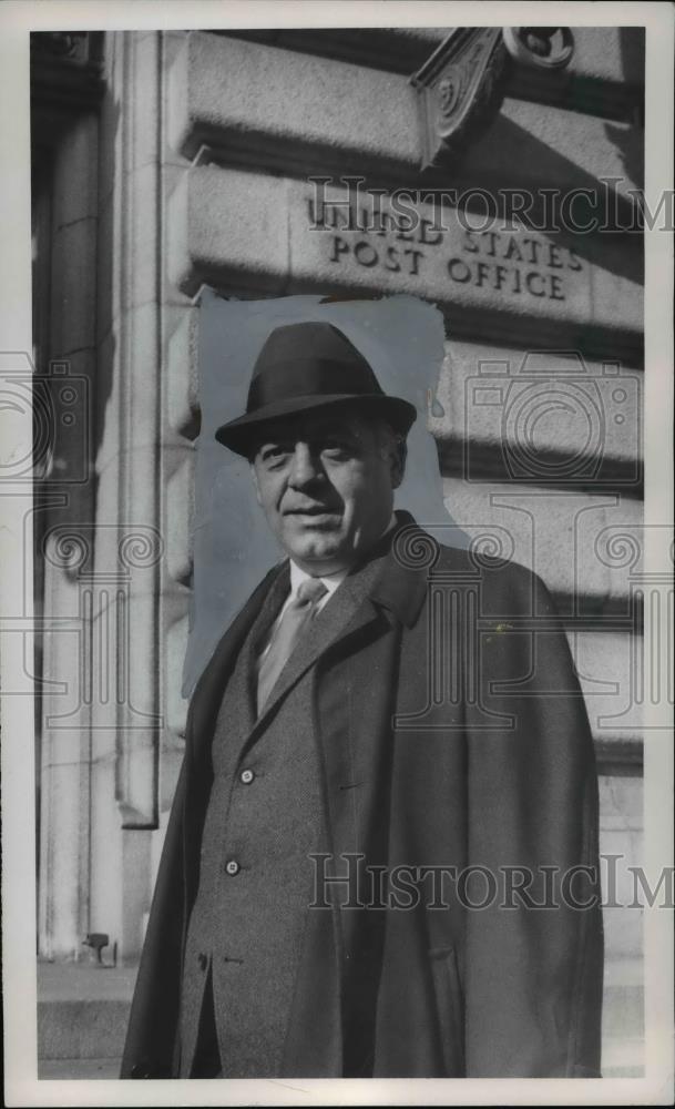 1970 Press Photo Nick Sakovich, Brown Coach - cvb70027 - Historic Images