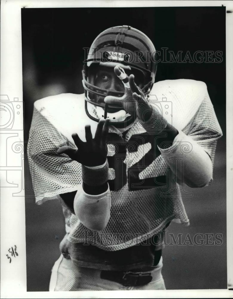 1982 Press Photo WR Rodney Holman - cvb70144 - Historic Images