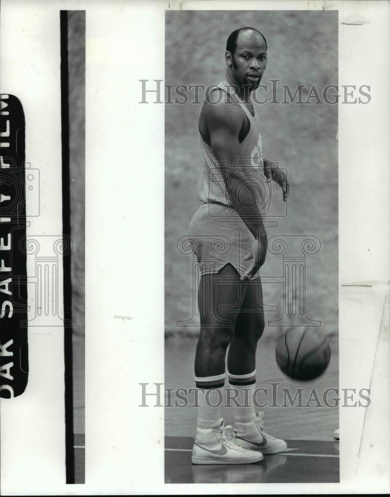 1984 Press Photo A player in World B Free - cvb70192 - Historic Images