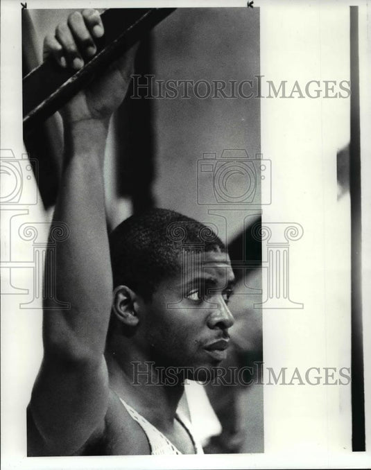 1986 Press Photo Scooter McCray at practice - cvb70195 - Historic Images