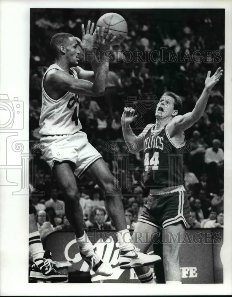 Press Photo Cavaliers vs Celtics - cvb70227 - Historic Images