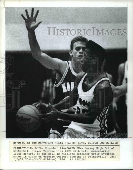 1990 Press Photo Harvey High School Terrone Link vs Kirtland's Craig Svendsen - Historic Images