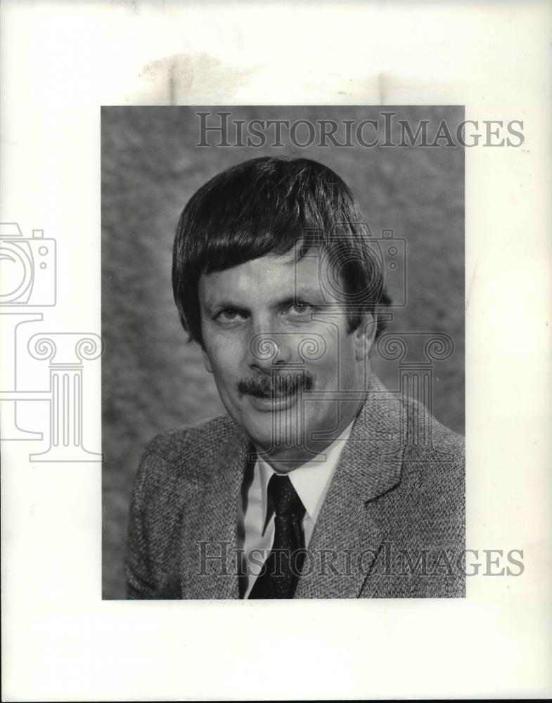 1983 Press Photo Cavs head basketball coach-Tom Nissalke - cvb70302 - Historic Images