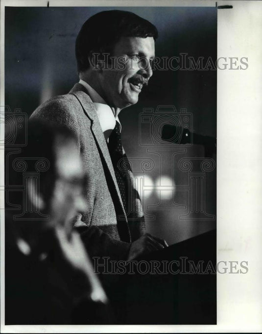 Press Photo Cavs head basketball coach-Tom Nissalke - cvb70303 - Historic Images